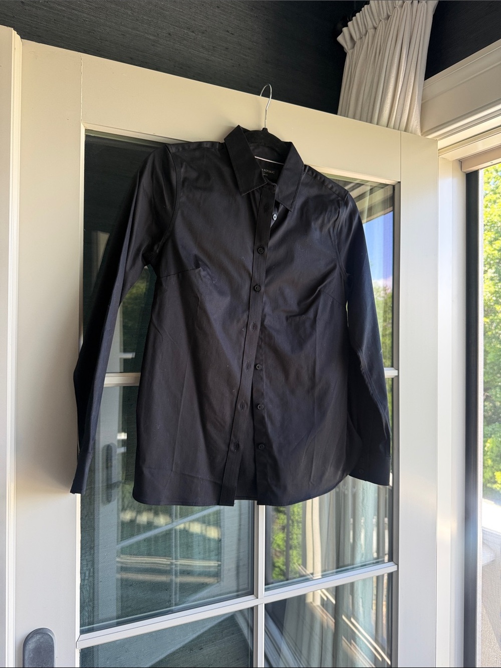Banana Republic Black Tailored Fit Button-Up Shirt